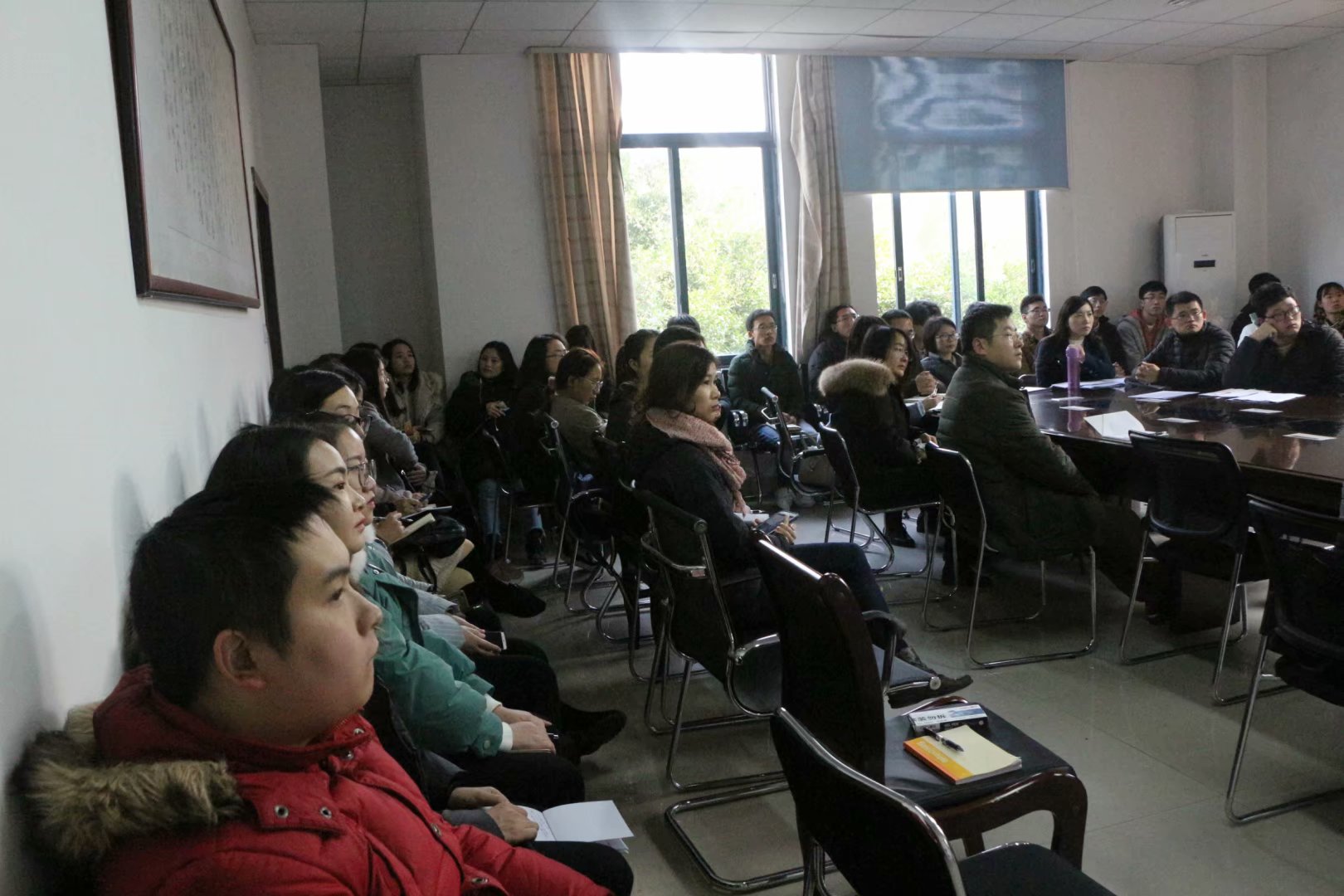 王戈教授莅临咪咪爱
进行学术交流