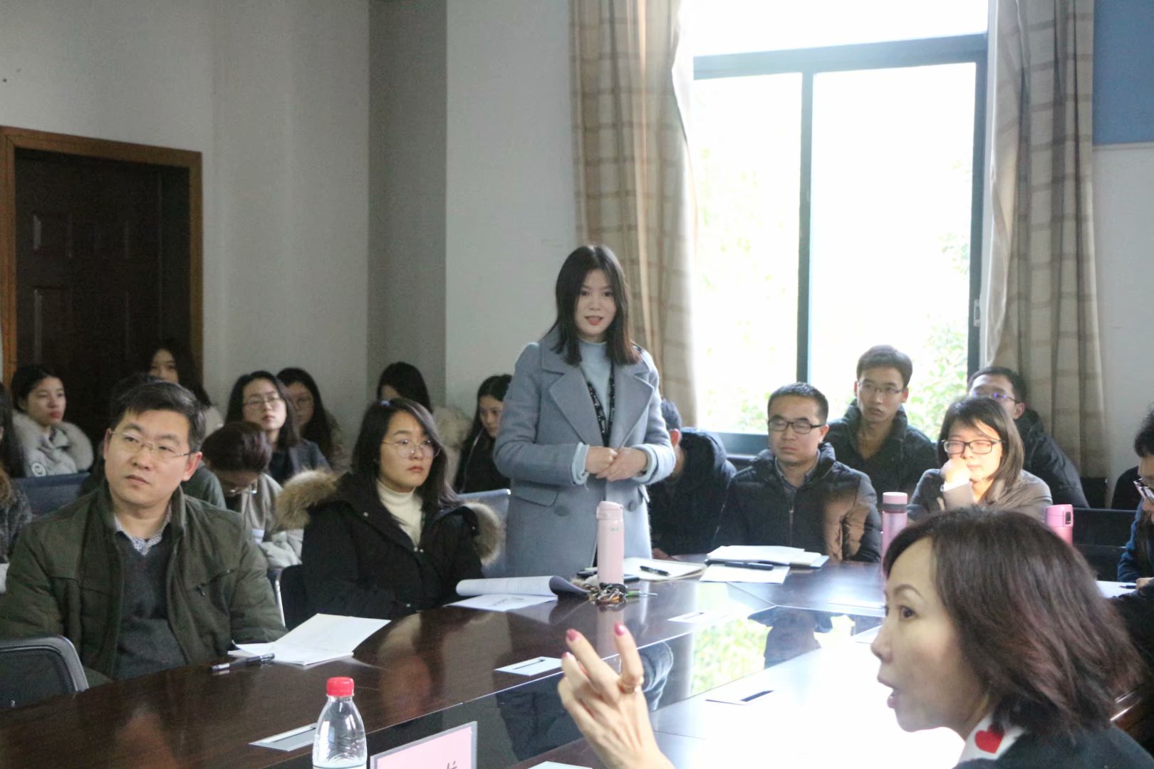 王戈教授莅临咪咪爱
进行学术交流